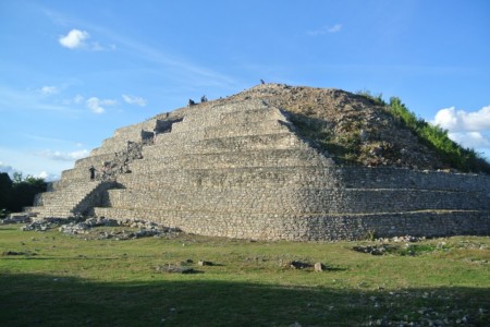 https://qa.yucatan.travel/wp-content/uploads/2019/12/piramide-de-kinich-kak-450x300.jpg